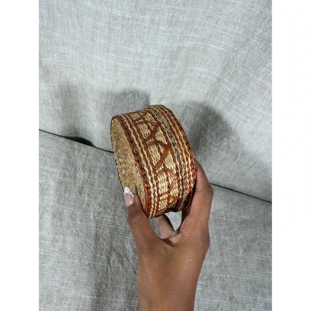 Woven Trinket Basket Good Vintage Boho Handcrafted Straw Round with Lid